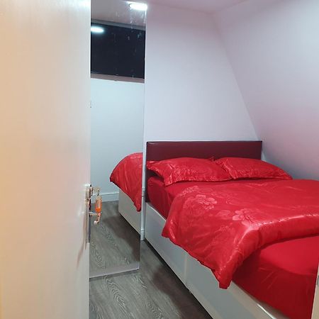 Amh Hotel - Greenford Station Northolt  Екстер'єр фото